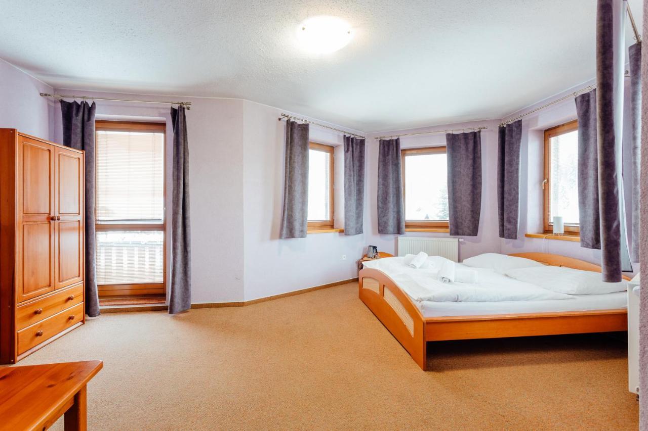 Orava Hotel Vitanova Luaran gambar