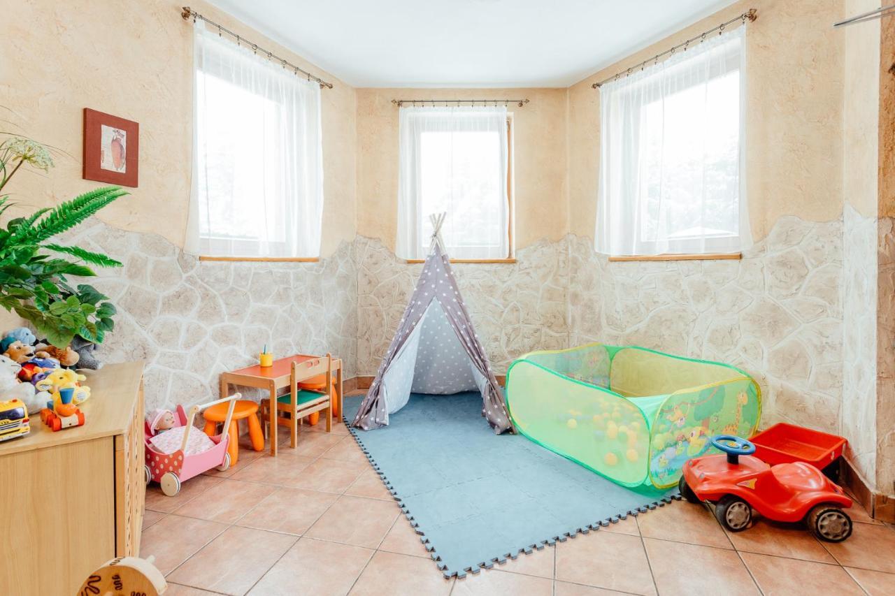 Orava Hotel Vitanova Luaran gambar