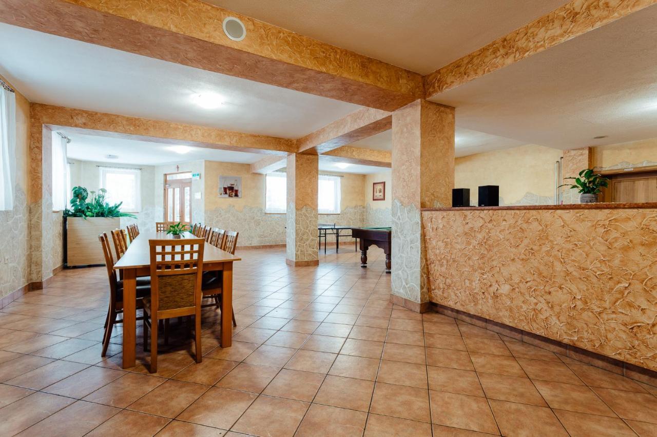 Orava Hotel Vitanova Luaran gambar