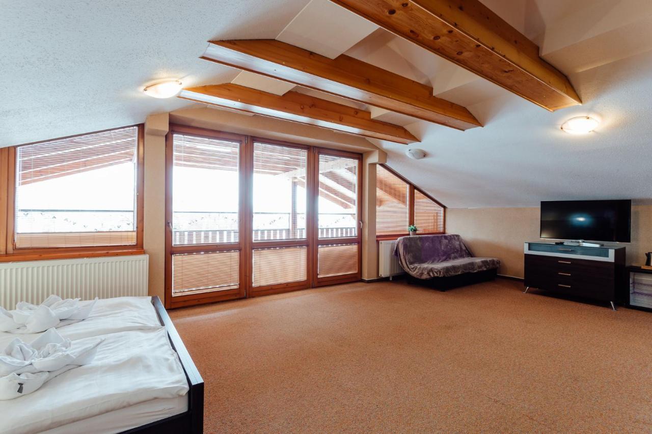 Orava Hotel Vitanova Luaran gambar