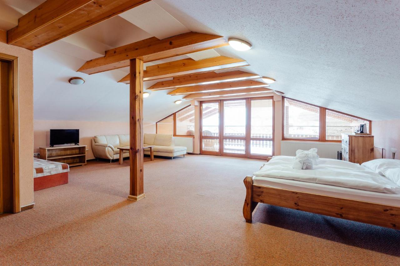 Orava Hotel Vitanova Luaran gambar